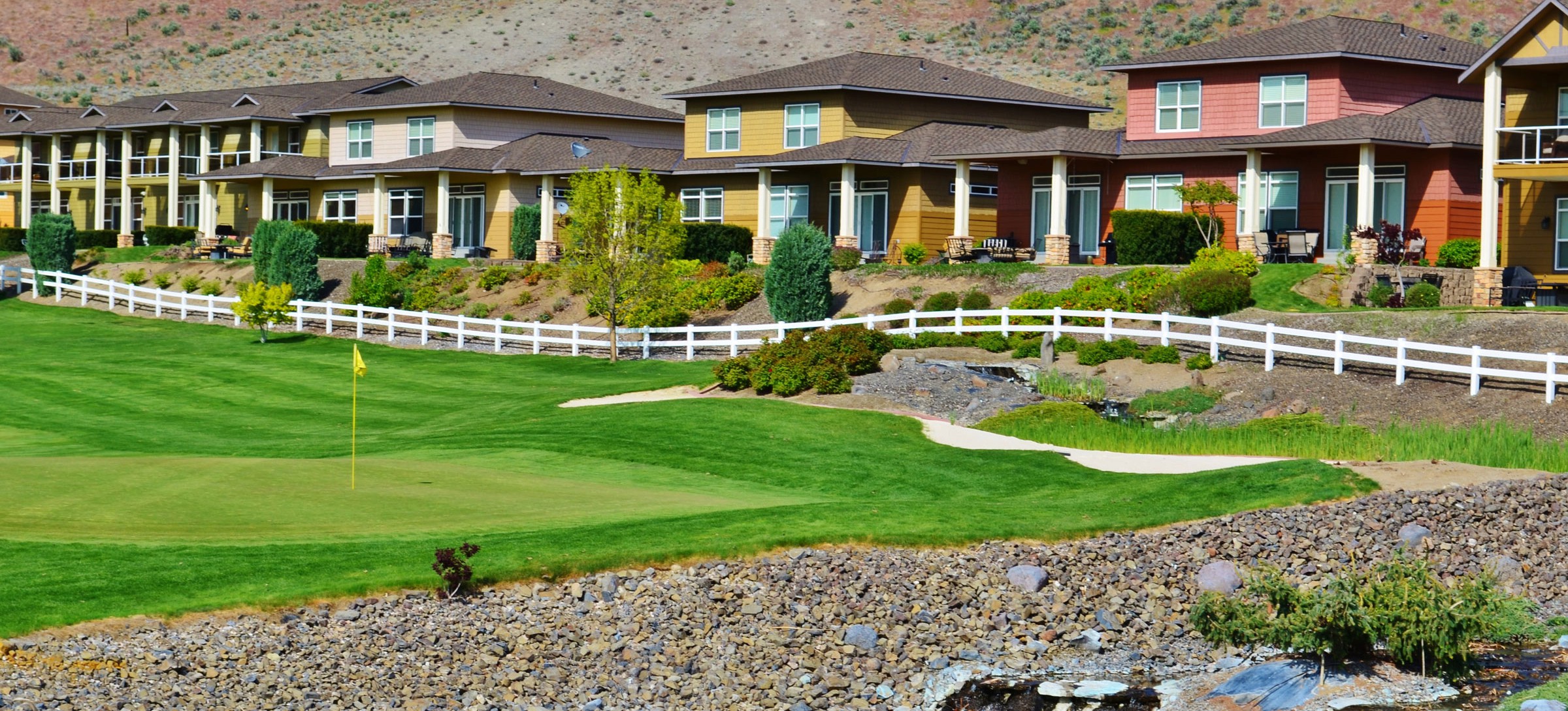 golf-course-homes